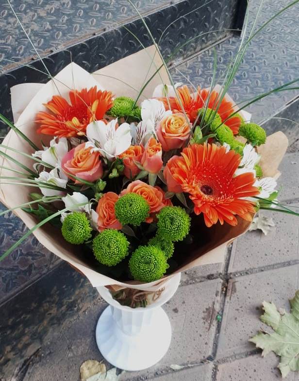 Букет цветов из: Герберы, Хризантемы, Альстромерии и Розы в Волжске