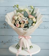 Букет цветов из:  Розы и Лизиантусы в Волжске
