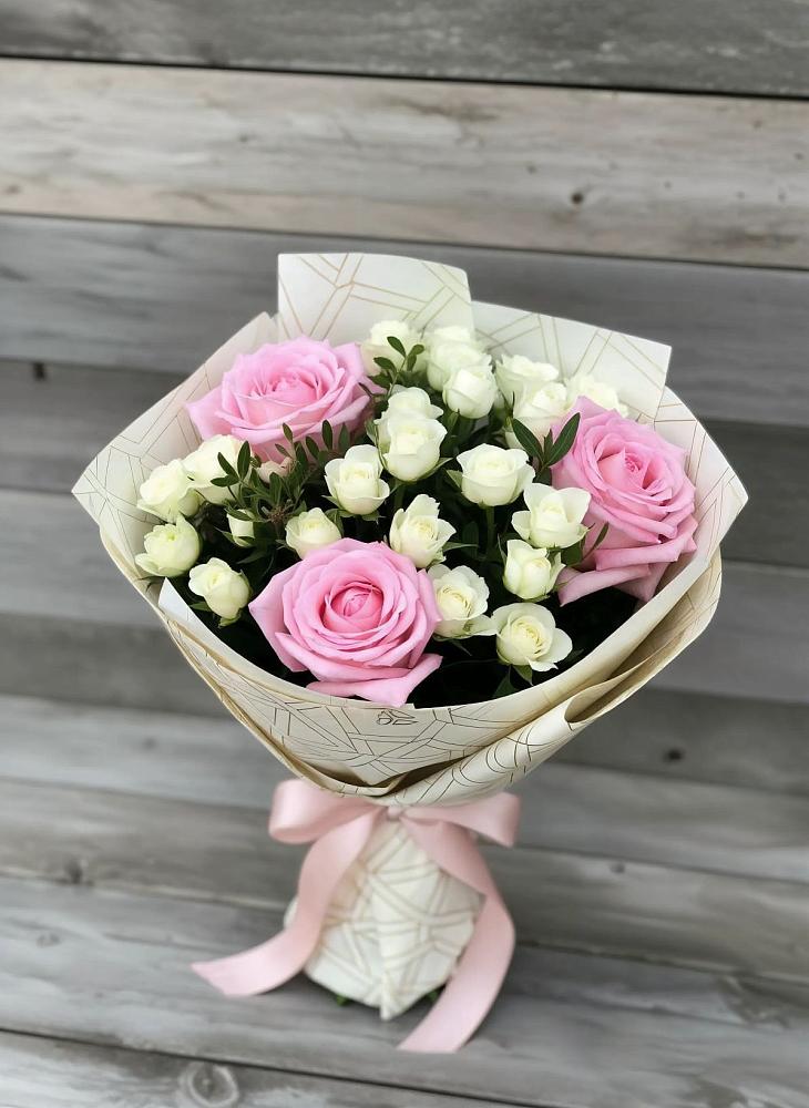Букет цветов из: Розы в Волжске