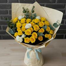 Букет цветов из:  Розы в Волжске