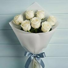 Букет 7 Белых роз Эдлесс Лав в Волжске