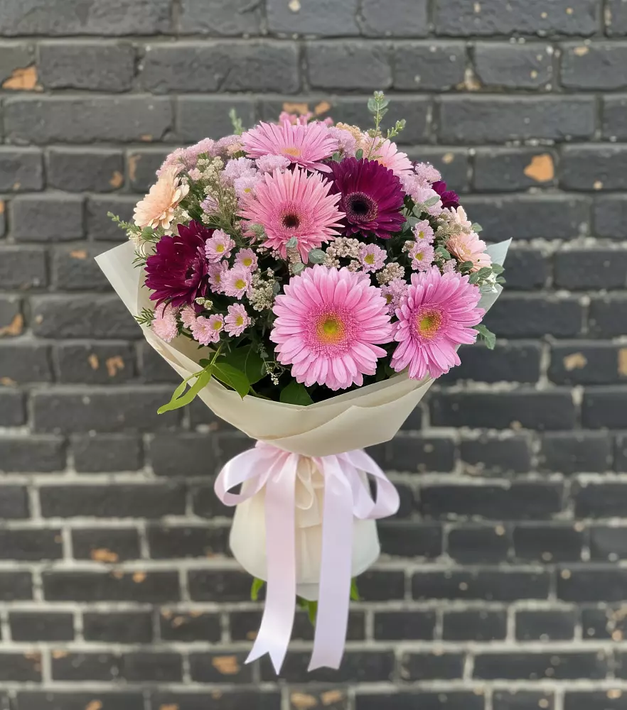 Букет цветов из: Герберы и Хризантемы в Волжске