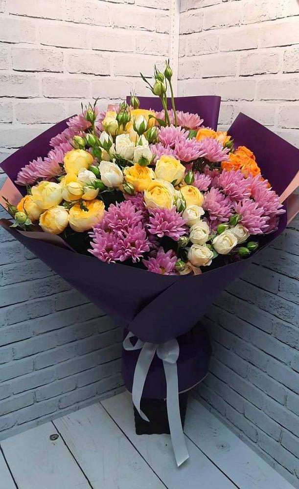 Букет цветов из: Хризантемы и Розы в Волжске