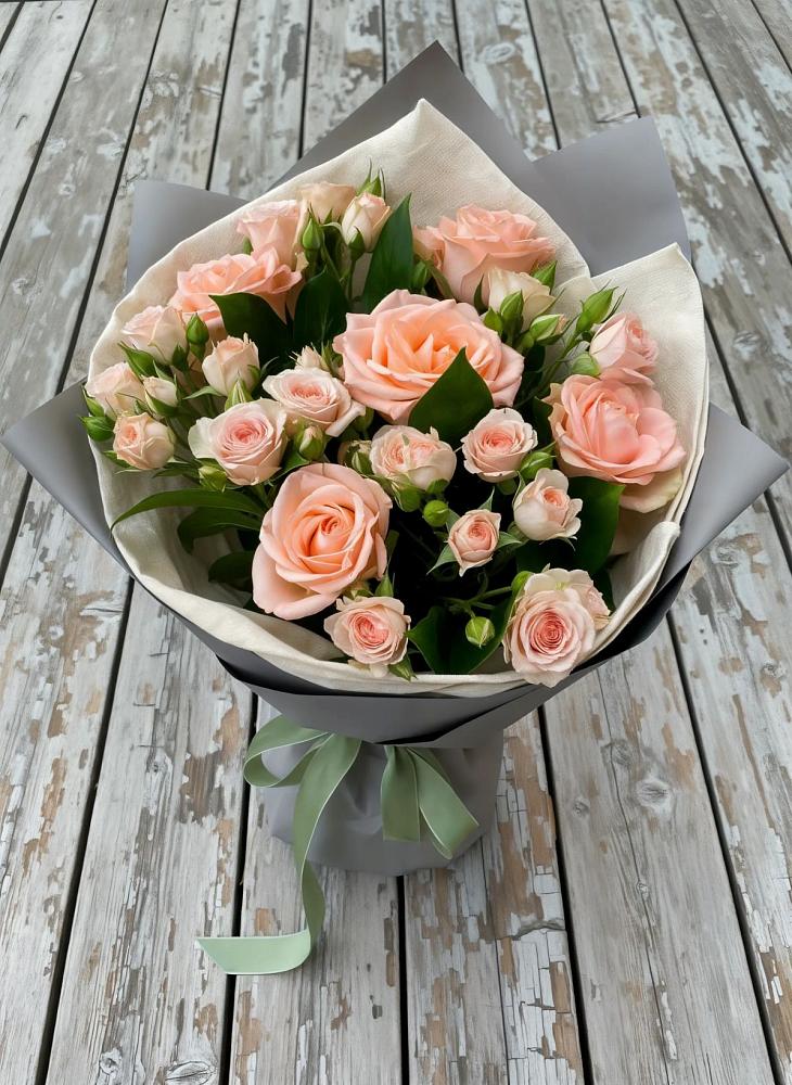 Букет цветов из: Розы в Волжске
