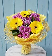Букет цветов из:  Хризантемы и Герберы в Волжске