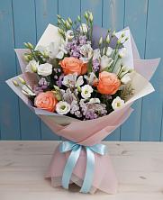 Букет цветов из:  Лизиантусы, Розы, Альстромерии и Гипсофила в Волжске