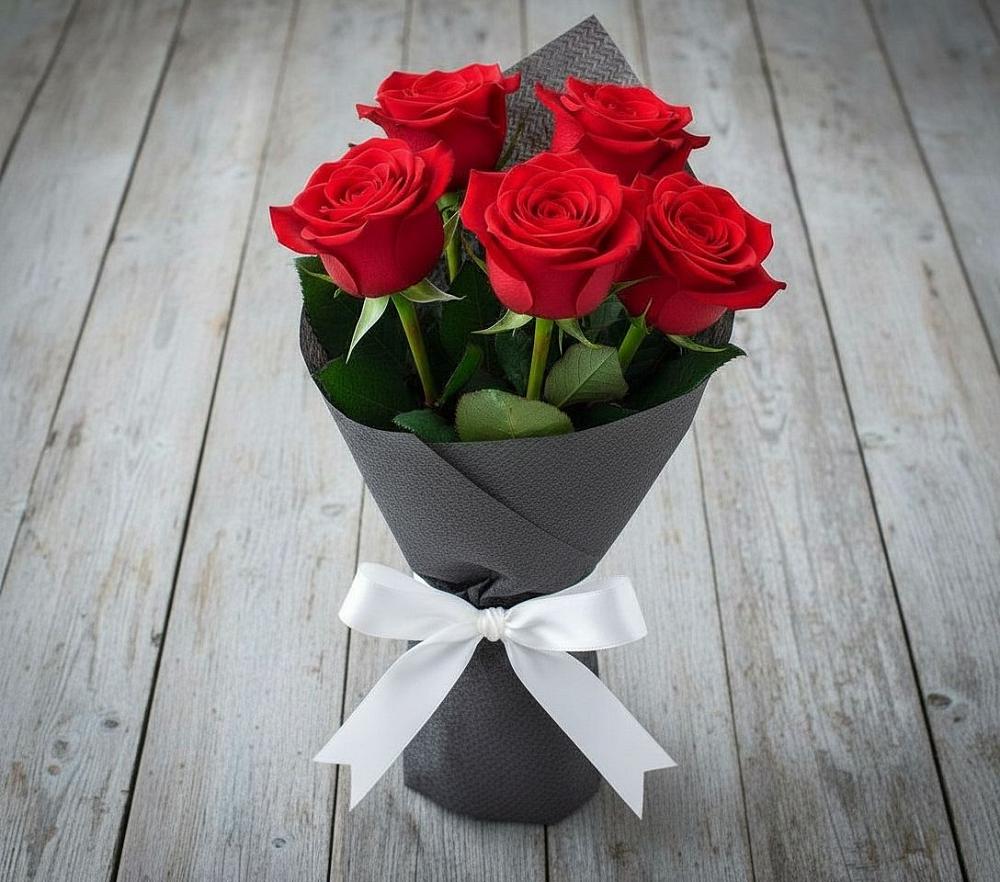 Букет 5 Красных роз Эдлесс Лав в Волжске