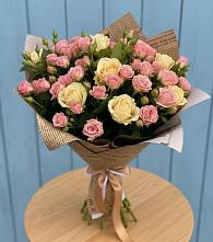Букет цветов из:  Розы в Волжске