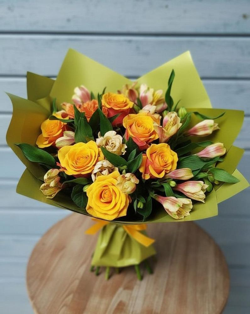 Букет цветов из: Альстромерии и Розы в Волжске