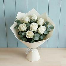 Букет Белые розы в Эвкалипте в Волжске