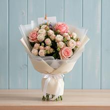 Букет цветов из:  Розы в Волжске