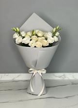 Букет цветов из:  Розы и Лизиантусы в Волжске